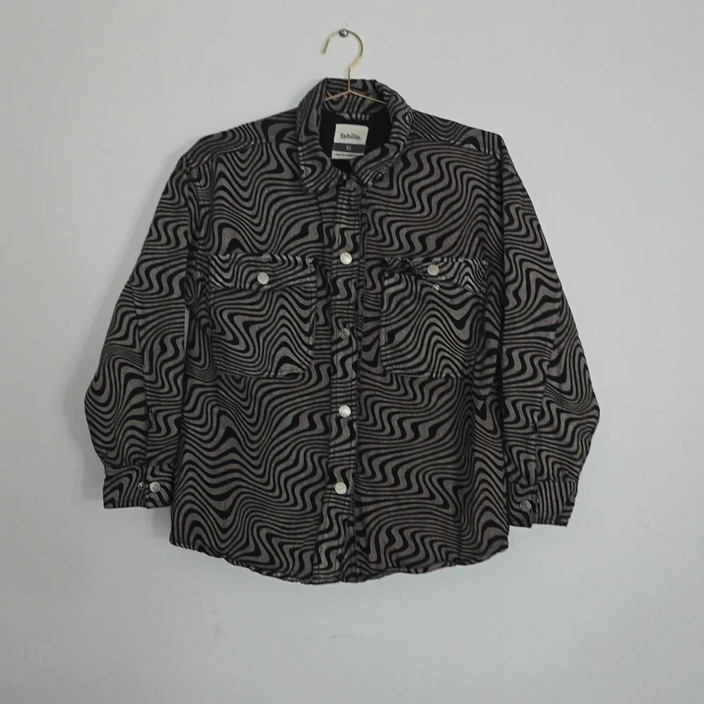 Jacket - Picture 2 of 4